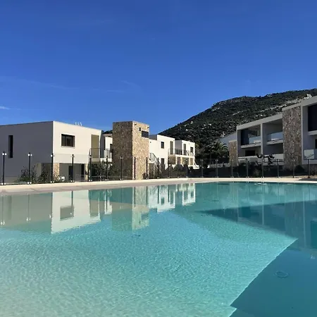 Appartement T2 Avec Vue Et Citadelle *