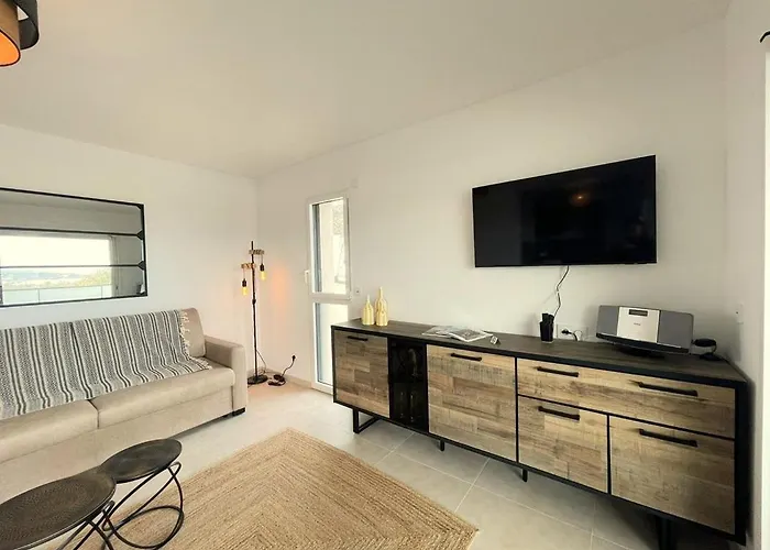 Appartement T2 Avec Vue Et Citadelle *